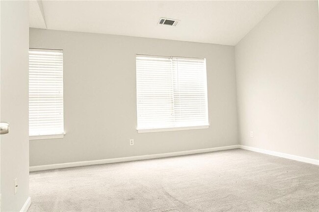 Building Photo - 130 Springbottom Dr SE