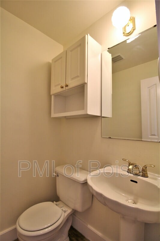 Building Photo - 85 S Linder Rd