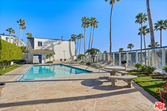 Building Photo - 11876 S Beach Club Way