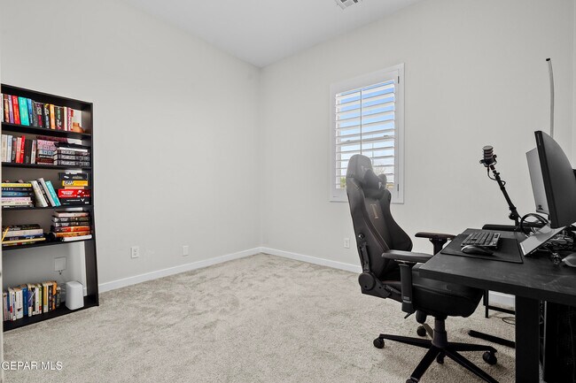 Building Photo - 12646 Amesbury