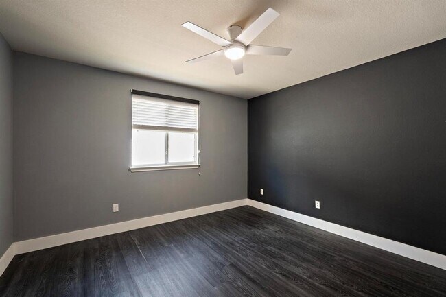 Building Photo - 11416 Flushwing Dr