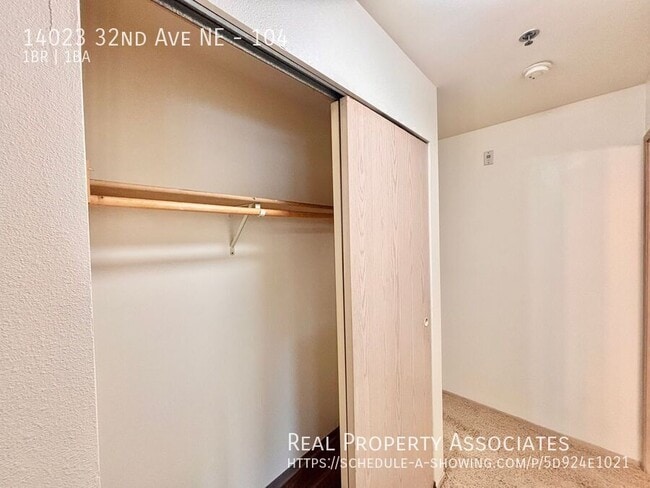 Building Photo - 14023 32nd Ave NE