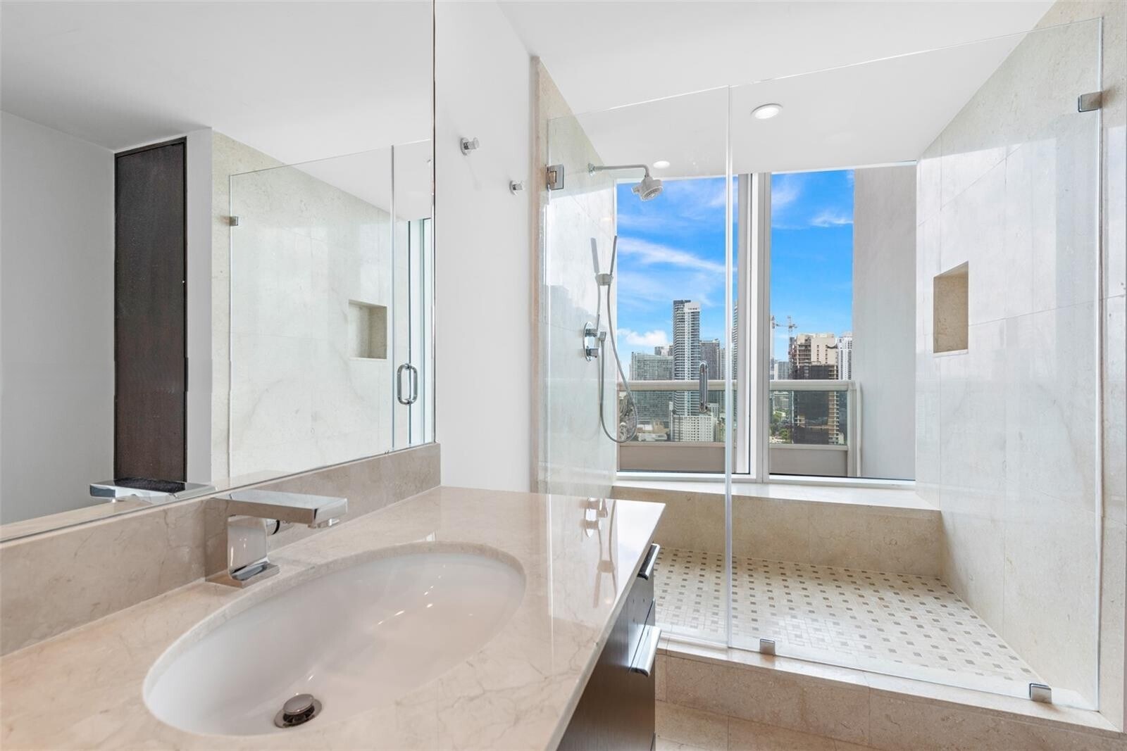 Building Photo - 1643 Brickell Ave