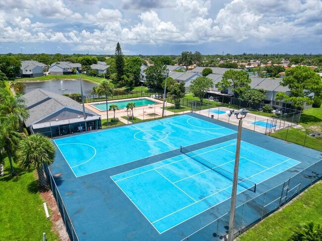 Building Photo - 5105 Pier Dr