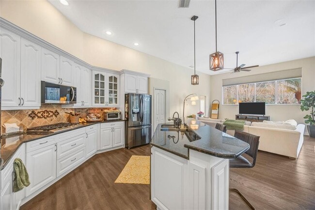 Building Photo - 6120 Chene Ct