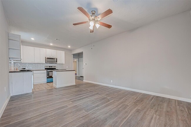 Building Photo - 7422 Avenue I