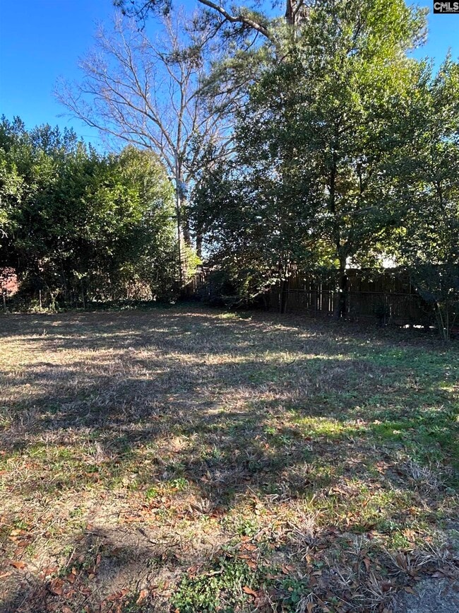 Building Photo - 2327 Laurie St