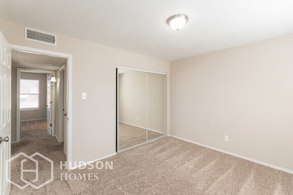 Building Photo - 7816 Pioneer Trail NE