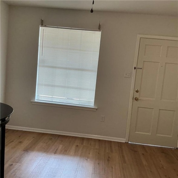 Building Photo - 5008 Academy Dr