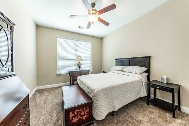 Building Photo - 403 Marina View Dr