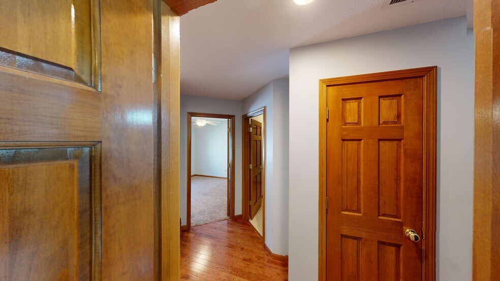 Building Photo - 3209 Sequoia Dr