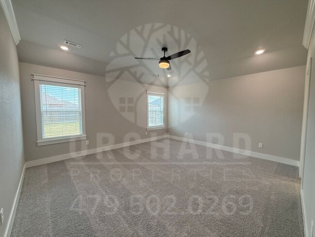 Building Photo - 983 Madden St