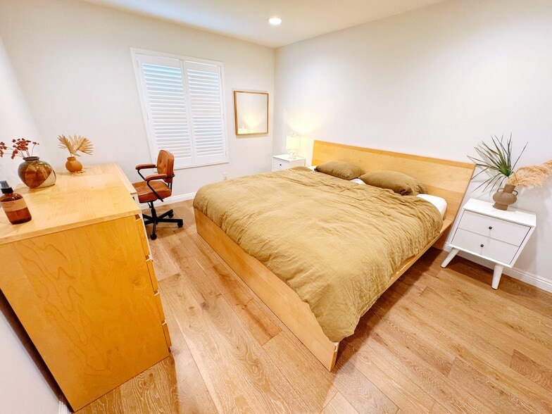Master Bedroom - 5465 Bohlig Rd