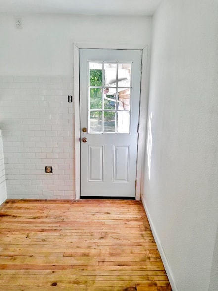 Building Photo - 1321 Whitley Dr