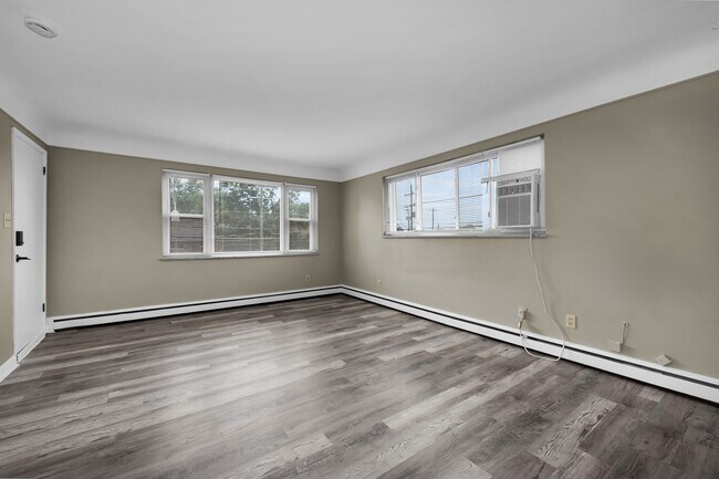 Building Photo - 3873 E Galbraith Rd