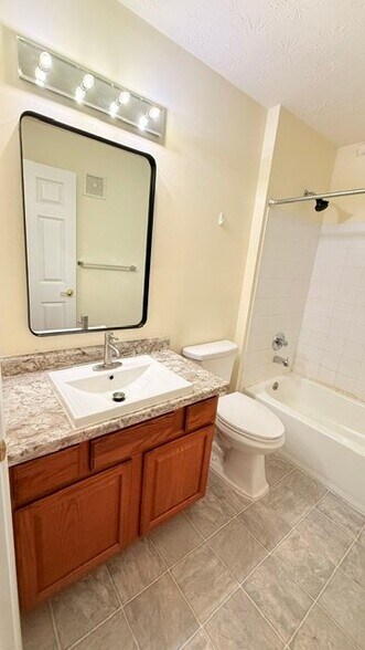 Building Photo - 3044 Westminster Dr