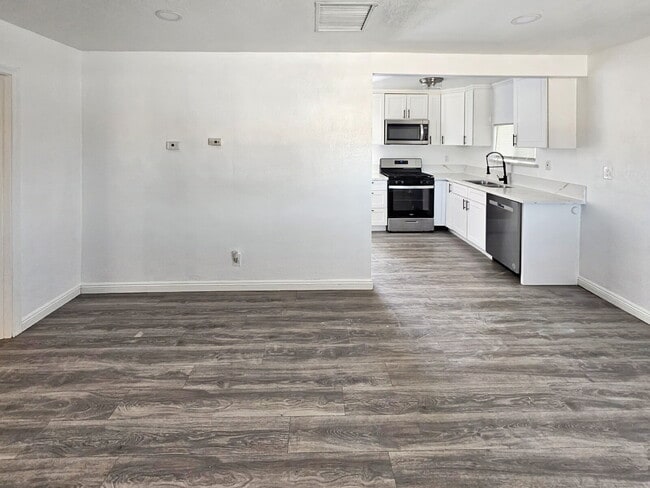 Building Photo - 327 W Haloid Ave