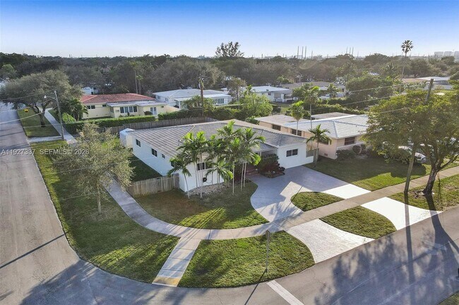 Building Photo - 1102 Meadow Lark Ave