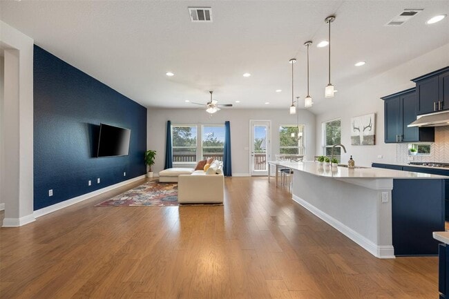 Building Photo - 686 Treadwell Ln