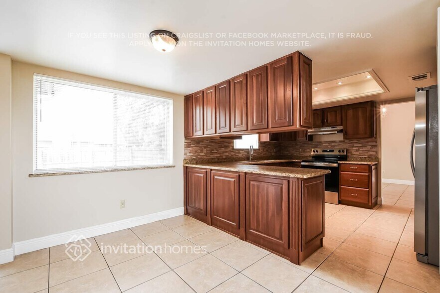 Building Photo - 3925 Whittington Dr