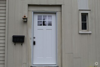 Building Photo - University View Home