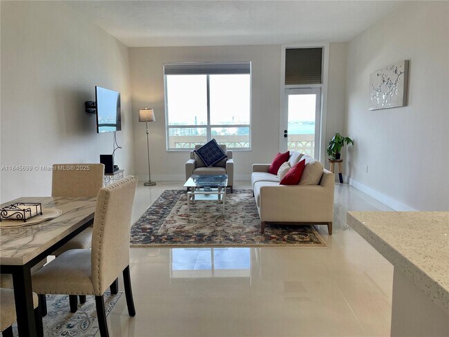 Building Photo - 10185 Collins Ave