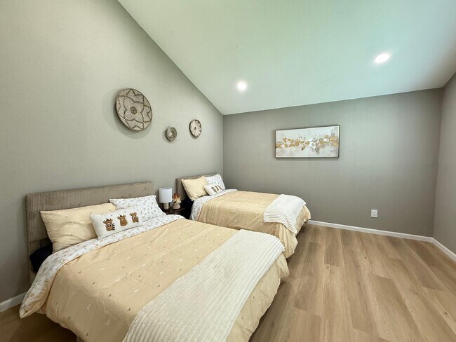 Building Photo - 6310 Briar Terrace Dr