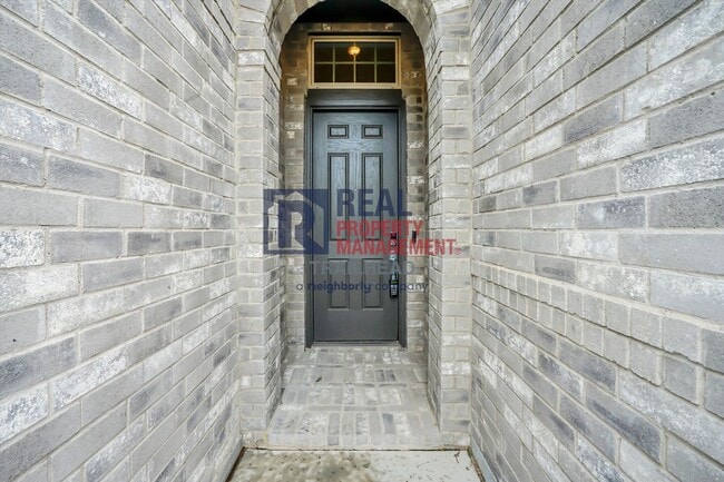 Building Photo - Spacious Home with Office & Media Room in Tavolo Park