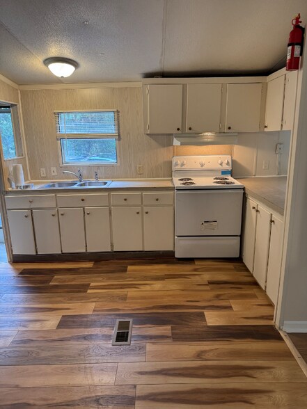 Primary Photo - 2610 Crane Ln