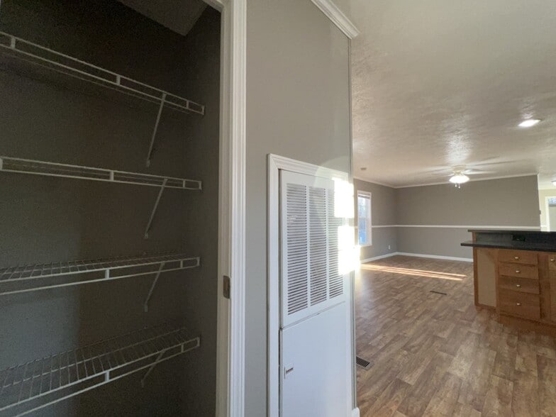 Building Photo - 237 Field Pine Dr