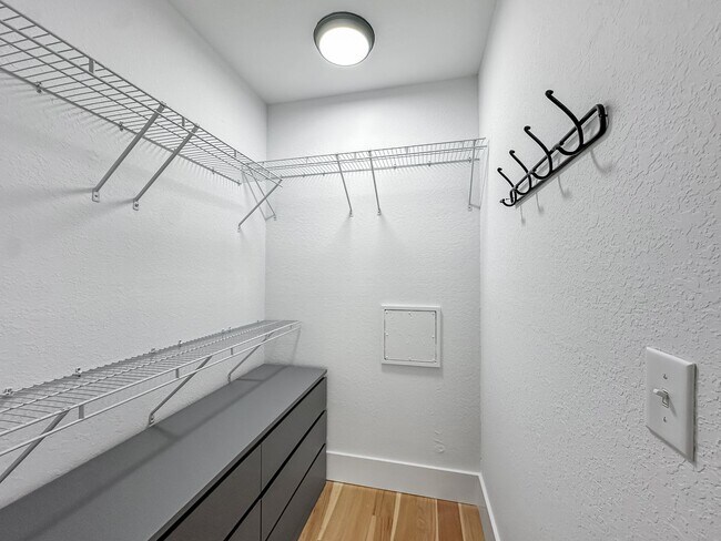 Building Photo - Beautiful, updated 3 bedroom home for rent!