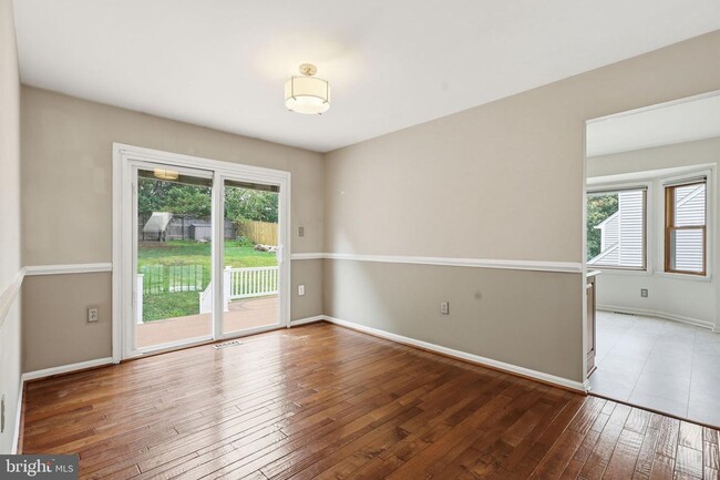 Building Photo - 7690 Green Garland Dr