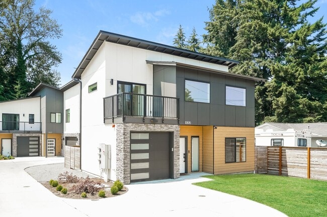 Building Photo - 12835 9th Ave SW