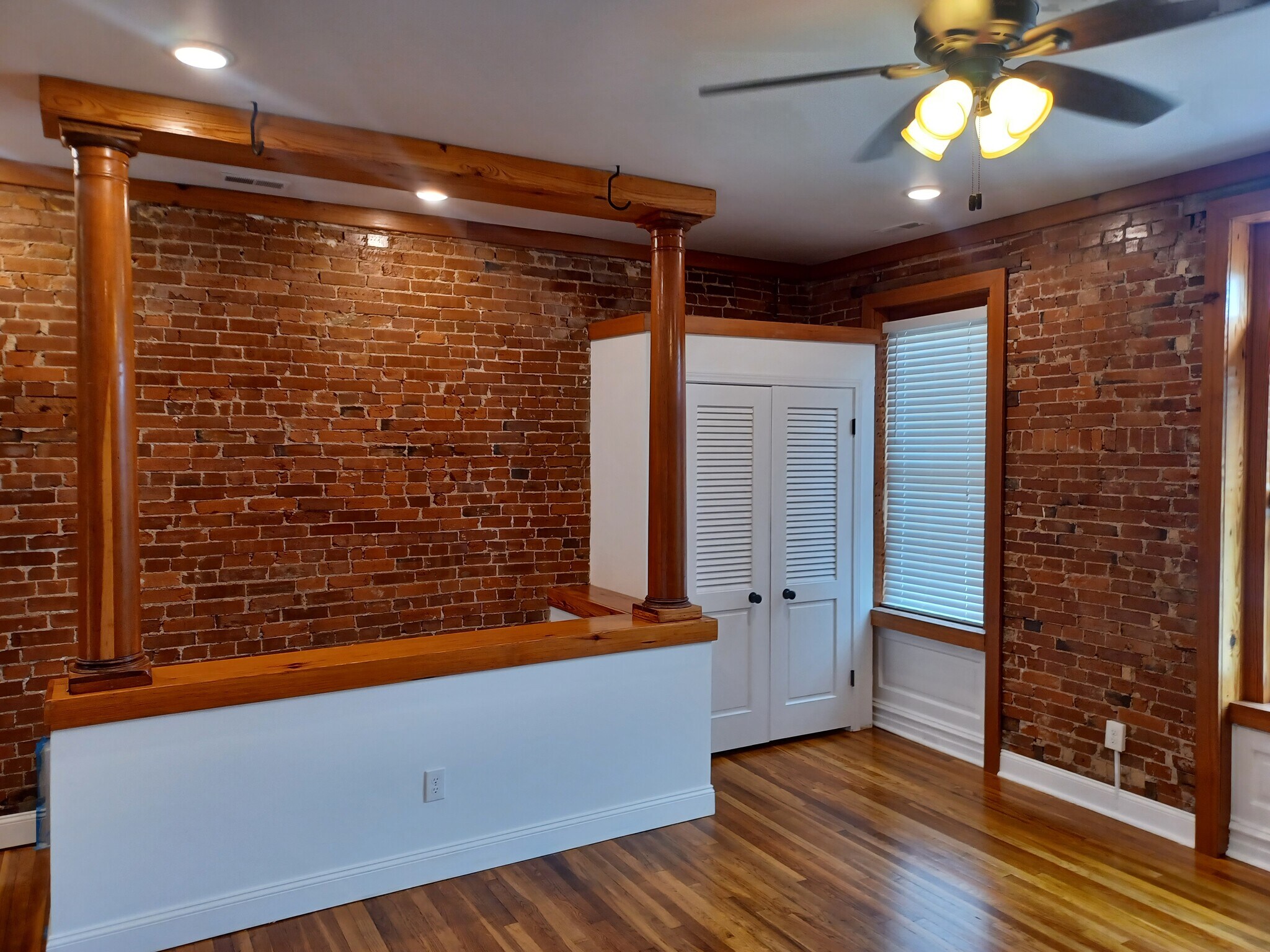 Building Photo - 4224 Chouteau Ave