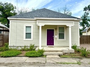 Building Photo - 114 Oleander St