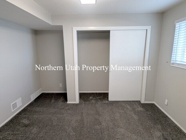 Building Photo - East Bench 5 Bed, 2 Bath