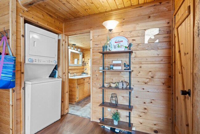 Building Photo - 5406 Henrys Lake Rd