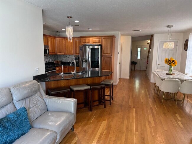 Building Photo - 319 Farrwood Dr