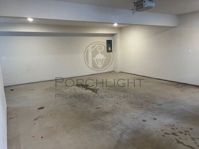 Building Photo - 1808 Eastgate Loop