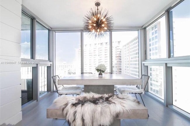 Building Photo - 2655 Collins Ave