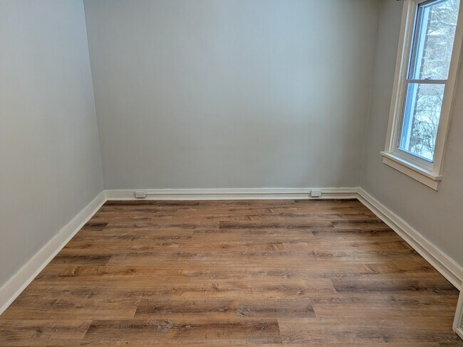 Building Photo - Beautiful Four Bedroom Home In Forest Hills