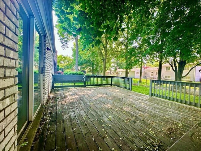 Building Photo - 21669 Tulipwood St