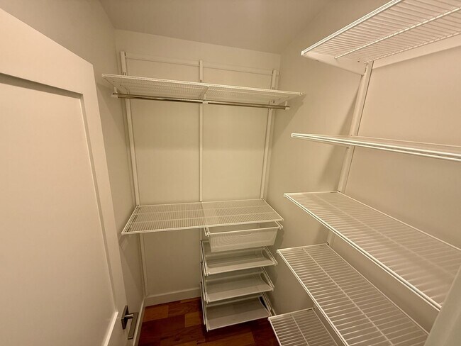 Building Photo - Beautiful Two Bedroom/Two Bathroom Home with Large Yard