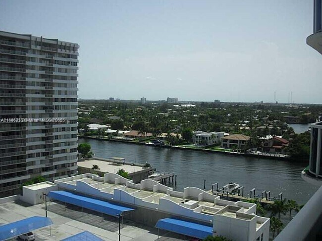 Building Photo - 1945 S Ocean Dr