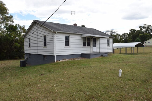 Building Photo - Charming 3-Bedroom Home in Hickory – $1,450/mo