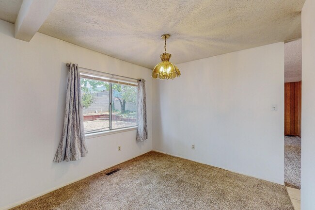 Building Photo - 7309 Coulson Dr NE