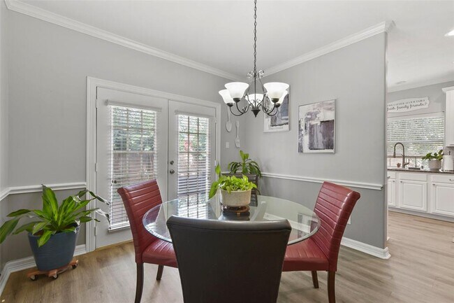 Building Photo - 1110 Enclave Square W