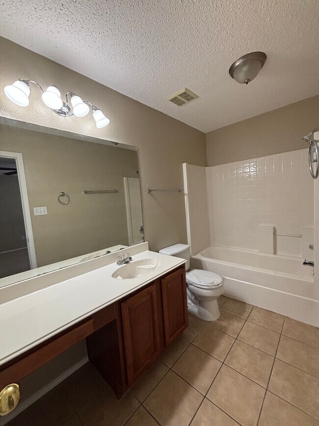 Building Photo - 7533 Kings Tr