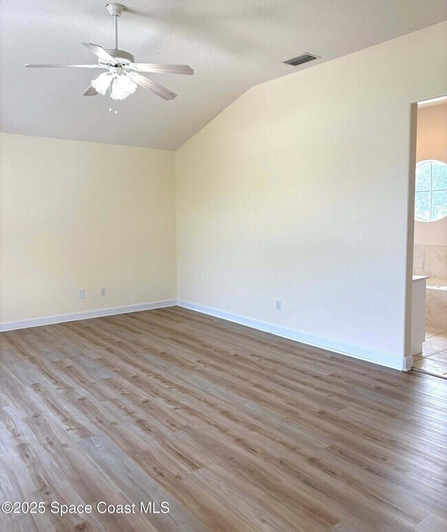 Building Photo - 791 Sunset Lakes Dr