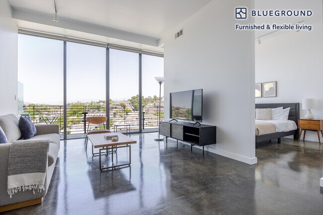 Building Photo - 1115 W Sunset Blvd